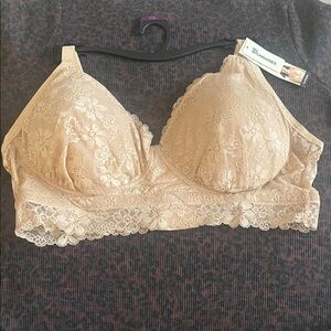 No Boundaries Floral Lace Bralette in Beige